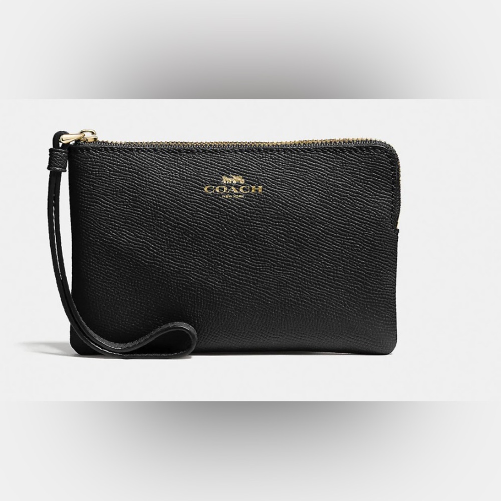 NWOT - Coach black Corner Zip Wristlet